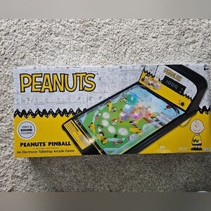 Peanuts Pinball Machine -